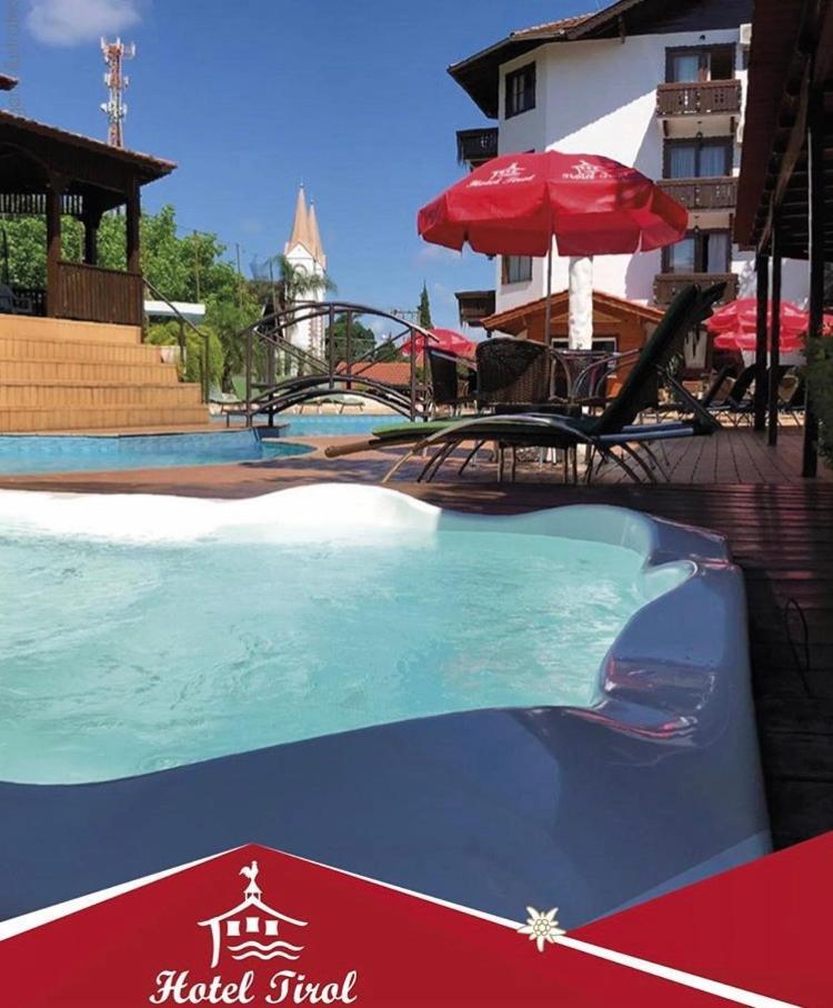 Hotel Tirol Treze Tílias Eksteriør bilde
